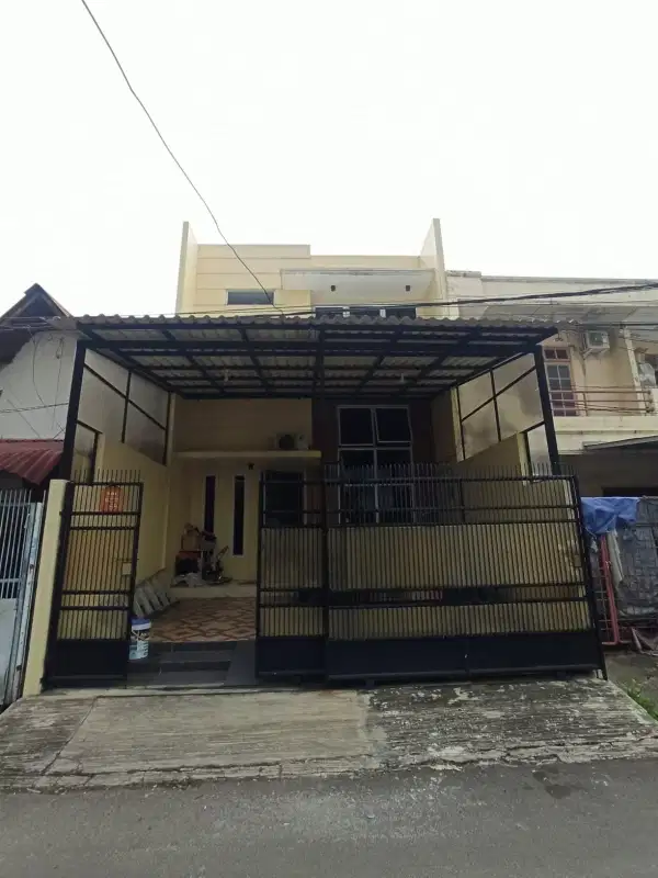 DIJUAL Rumah Citra 1 semi furnish SHM di Jakarta Barat