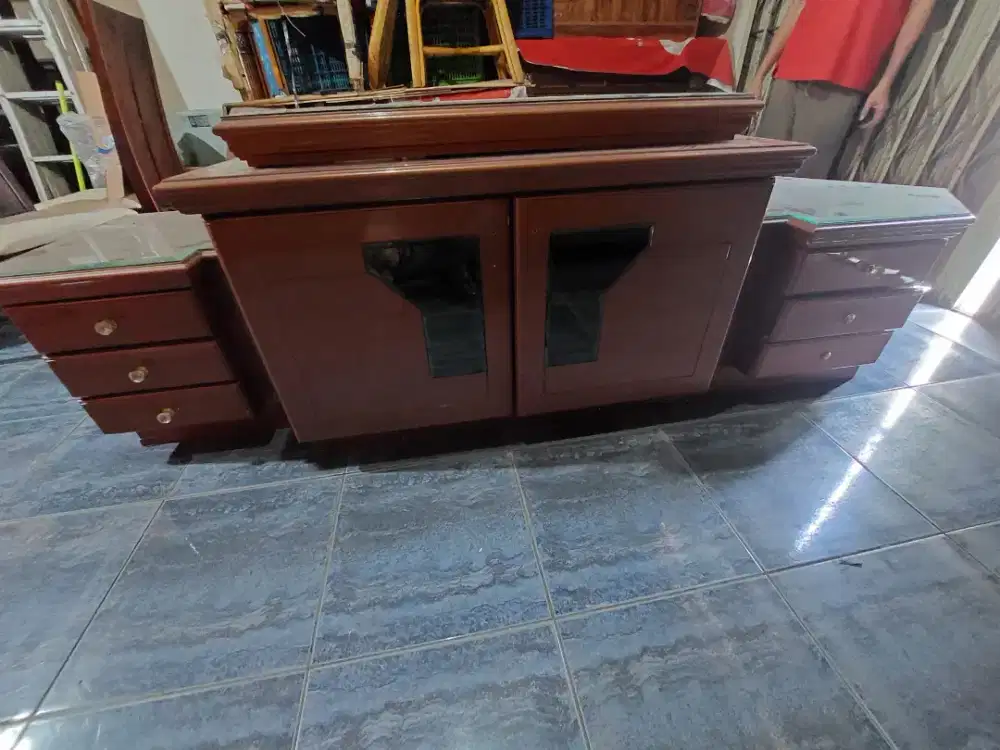 Meja TV Laci Cokelat