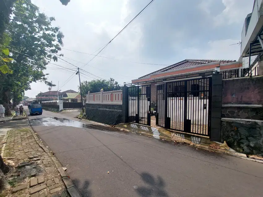Rumah hook Mewah jantung kota Hanya jalan kaki ke Istana Bogor