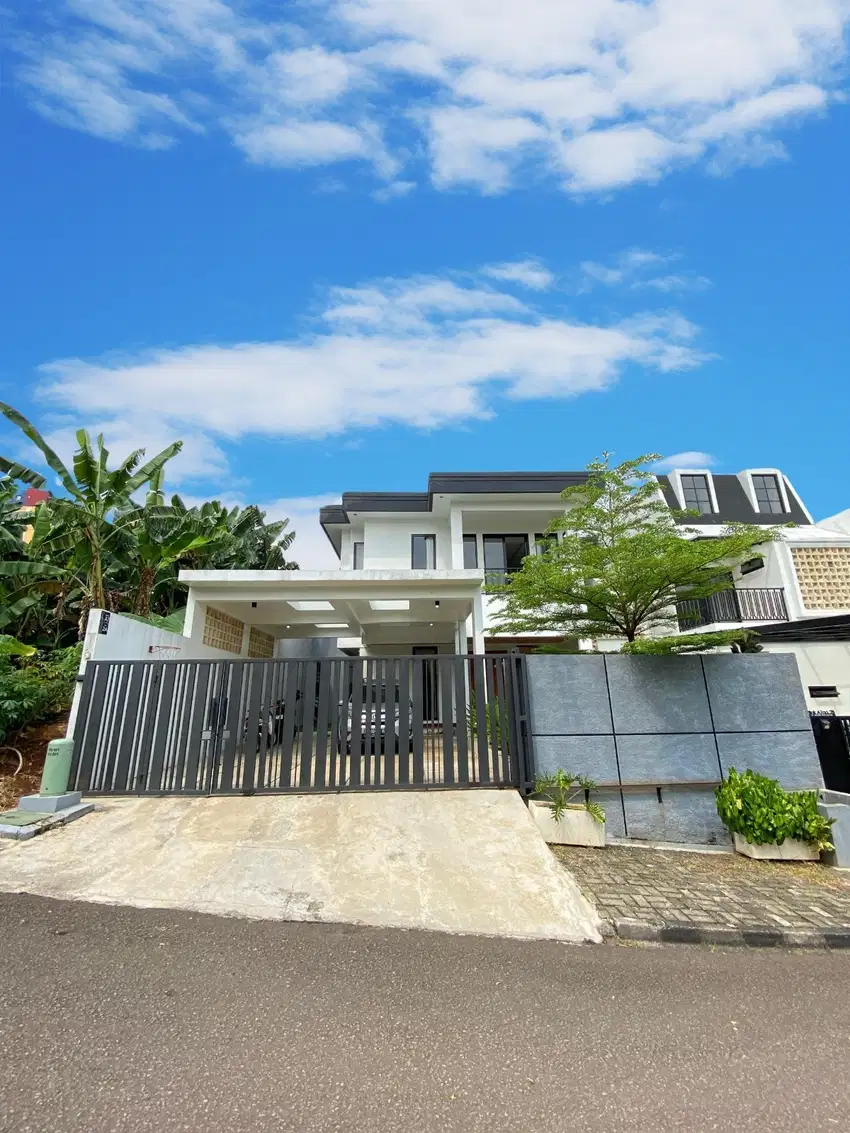 Modern House Dengan Pool Dalam Komplek Strategis dekat MRT Lebak Bulus