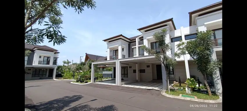 Rumah 2 lantai di Podomoro Park dekat club house