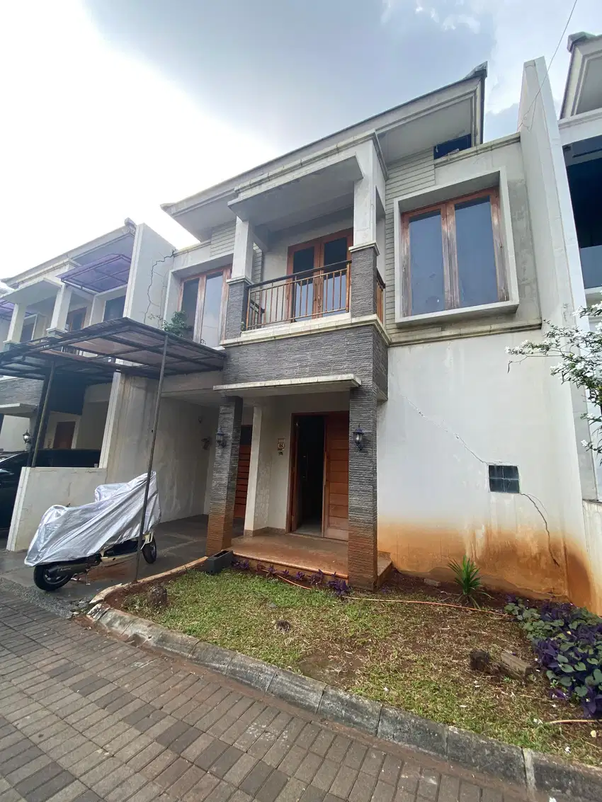 Dijual rumah dalam townhouse di kawasan mewah Mentemg Jakarta pusat