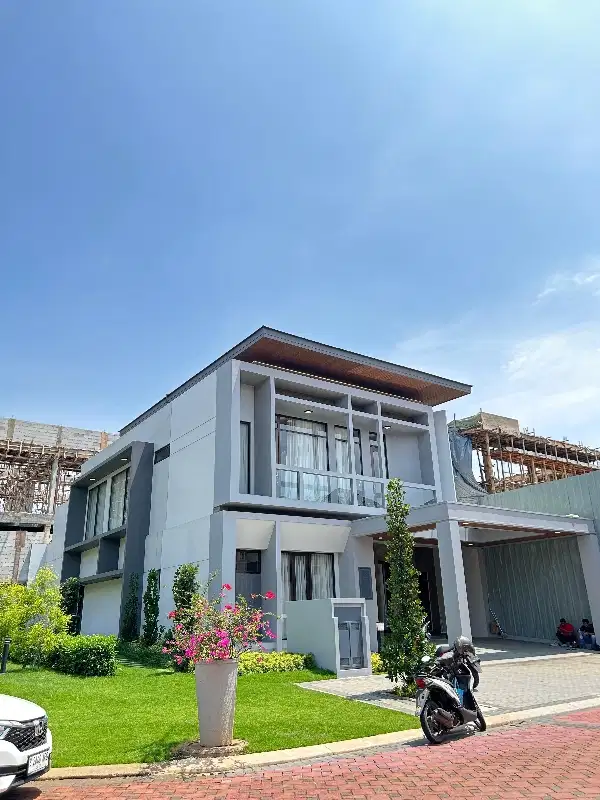 dijual rumah modern di kawasan elit cluster Menteng gading serpong