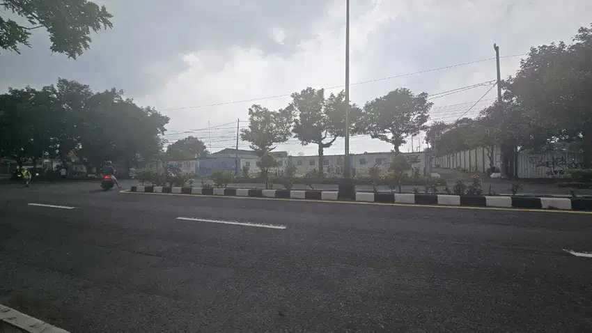 Tanah Istimewa Strategis di Jalan Adi Sucipto Jajar Laweyan Solo