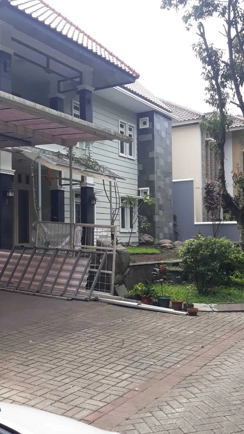 Rumah Mewah di Kota Baru Parahyangan Bandung, View Danau
