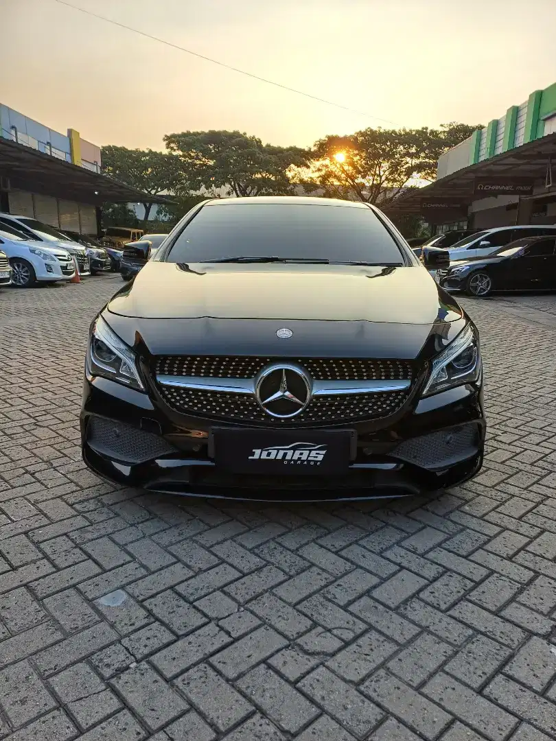 Mercedez benz CLA 200 tahun 2016