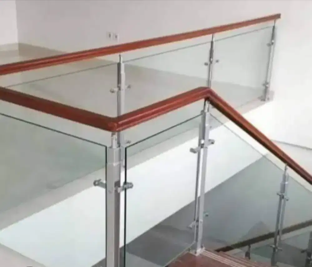 Balkon kaca minimalis