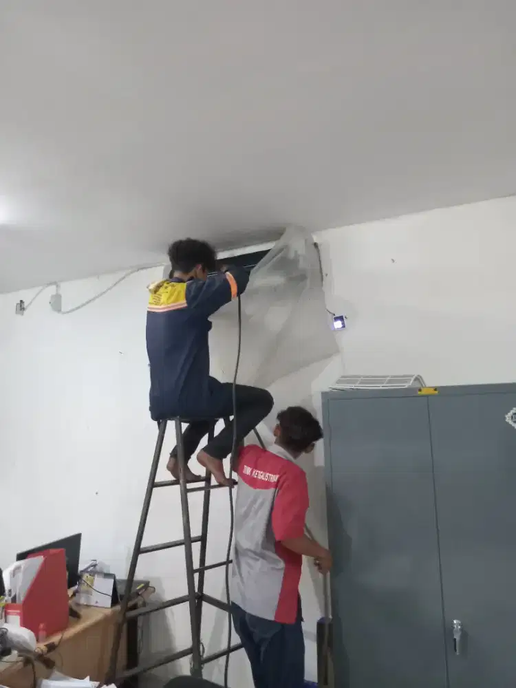Perbaikan ac bergaransi  - isi freon - bongkar pasang
