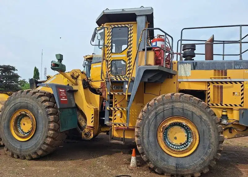 Dijual Wheel Loader Komatsu model WA500-3 Tahun 2016