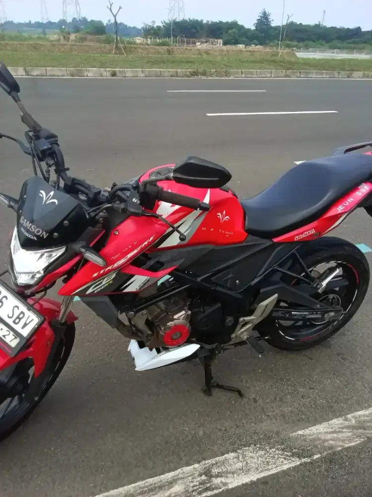 JUAL CEPAT AJA MOTOR HARIAN HONDA CB 150R BAGUS