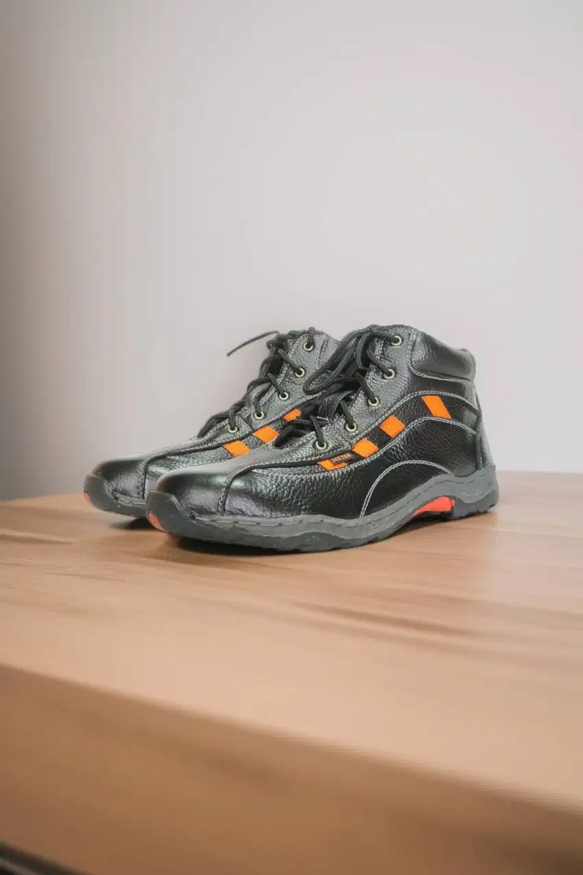 Pengrajin daftar harga sepatu safetoe Kediri