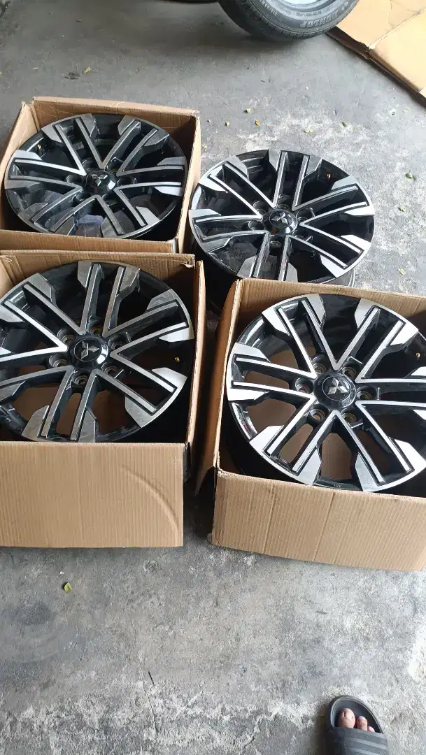Jual velg copotan baru Pajero R18 original