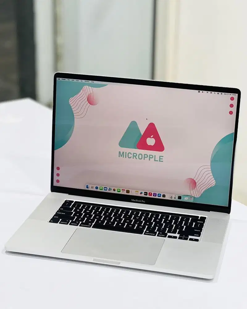 Macbook Pro 16” 2019 i7 16gb ram 512gb ssd MVVL2