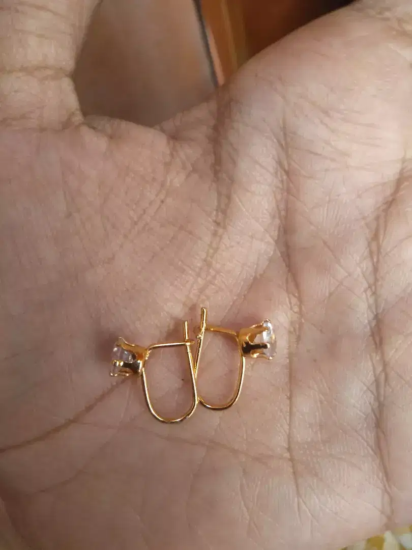 anting emas muda