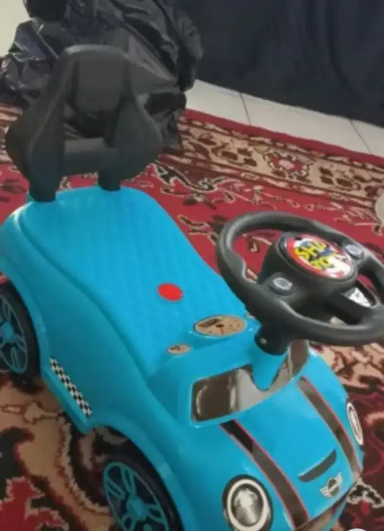 Mainan mobil anak bisa dinaikin