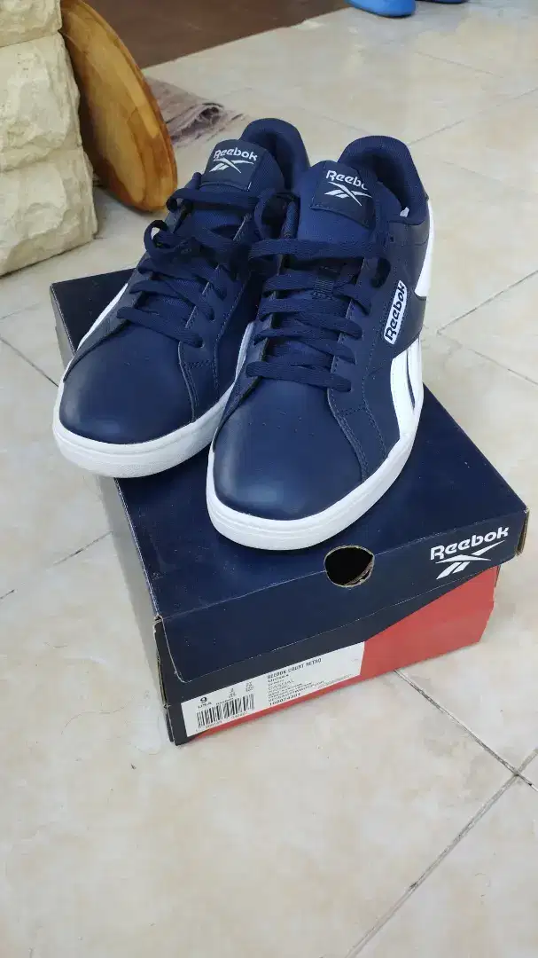 Sepatu Sneaker Reebk Navy