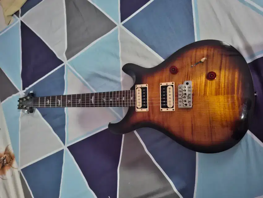 PRS SE Custom 24 black sunburst fender
