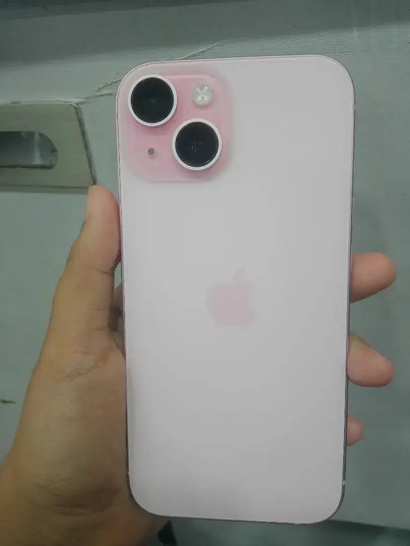 ip 15 128gb WiFi only bh 89%