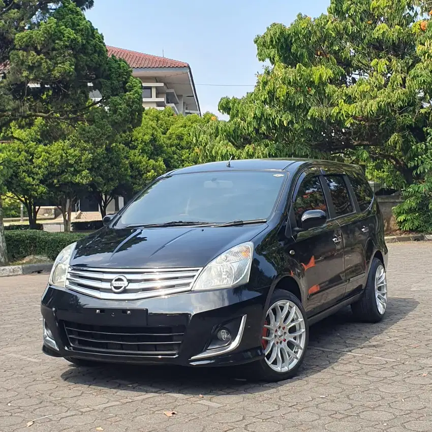 DP9,5JT NISSAN GRAND LIVINA XV AT 2013 HITAM