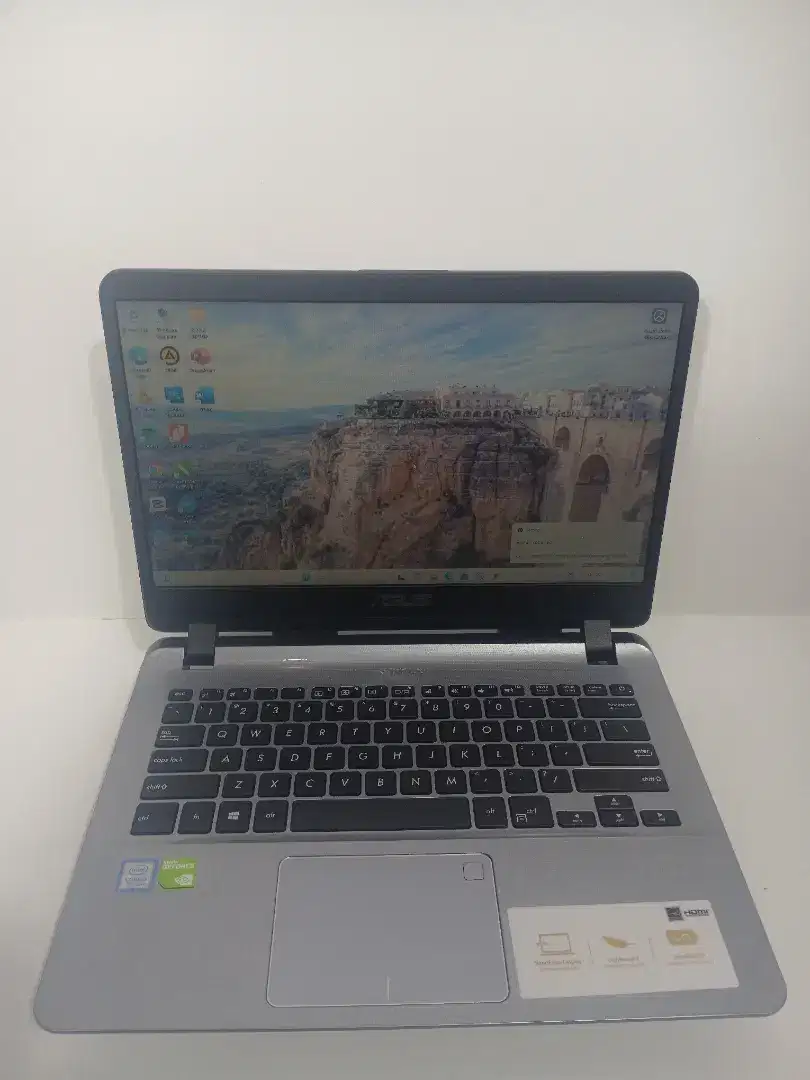LAPTOP ASUS Vivobook x 407UR