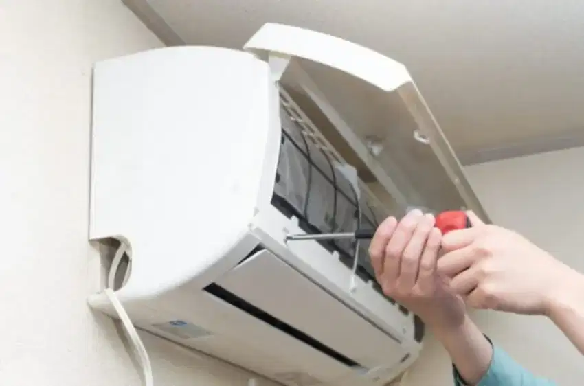Service Ac,Mesin Cuci,Kulkas,Pompa Air dan Bongkar Pasang AC.