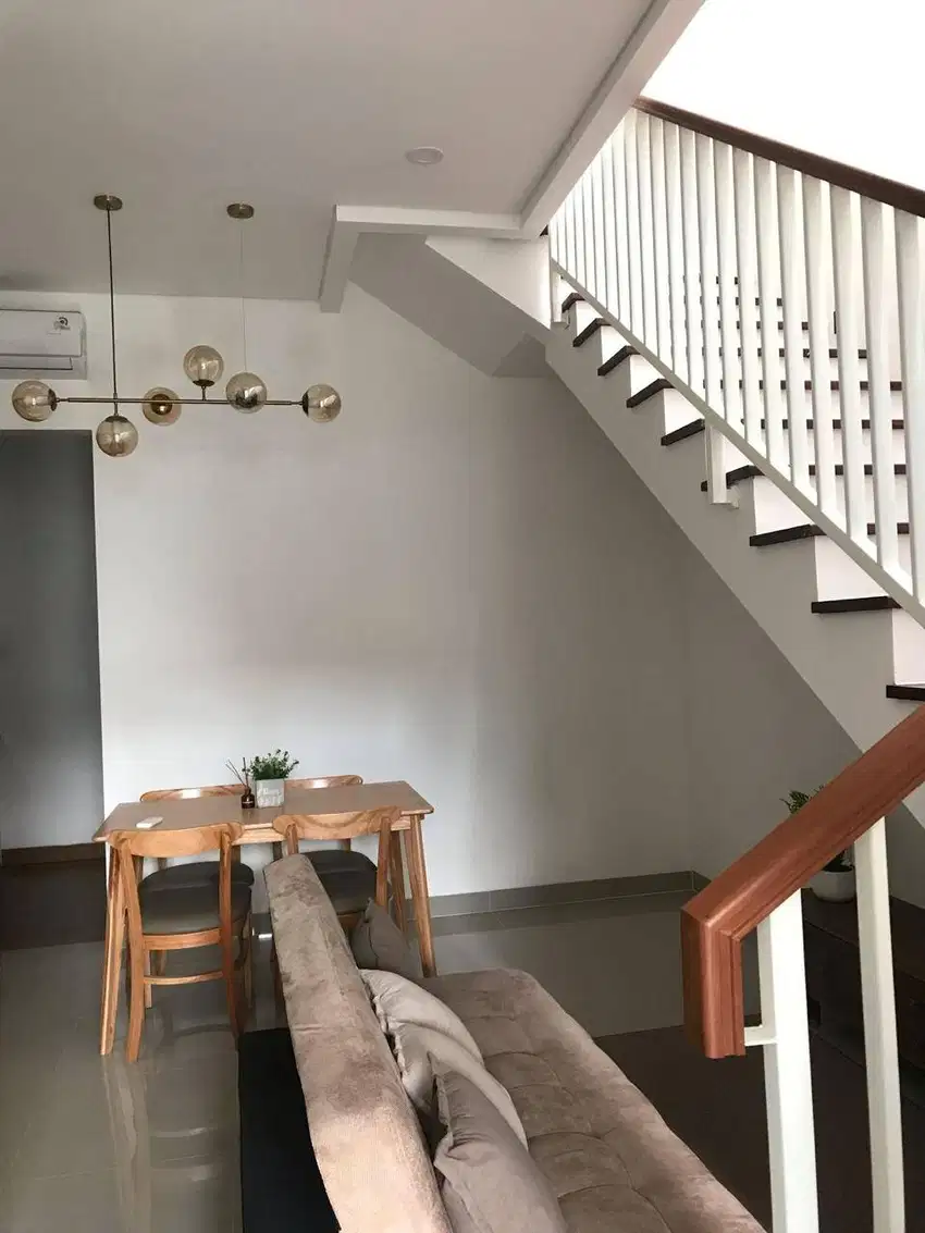 Jual Rumah Baru 2 tingkat lokasi viila dago tangerang selatan