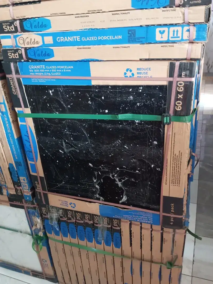 Granit 60x60 motif elegan