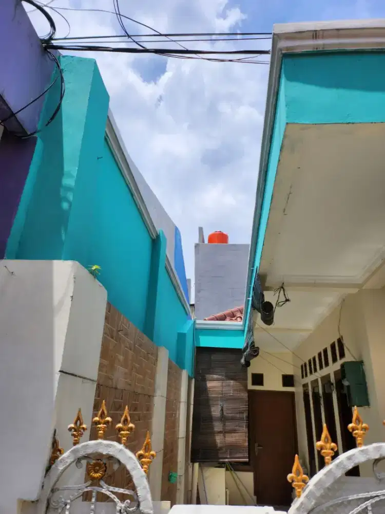 Rumah for sale:Jalan ciledug Raya Gang Temin No 22,Rt001/Rw003 Ulujami
