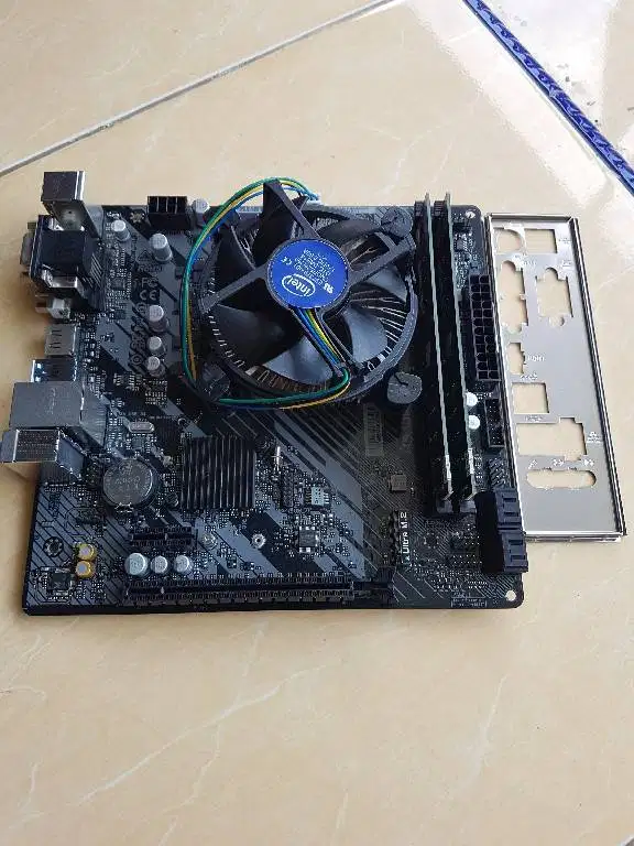 Sepaket Intel Core i3 8100T | ASRock H310M-HDV-M2 | Ram 16GB DDR4 Klev