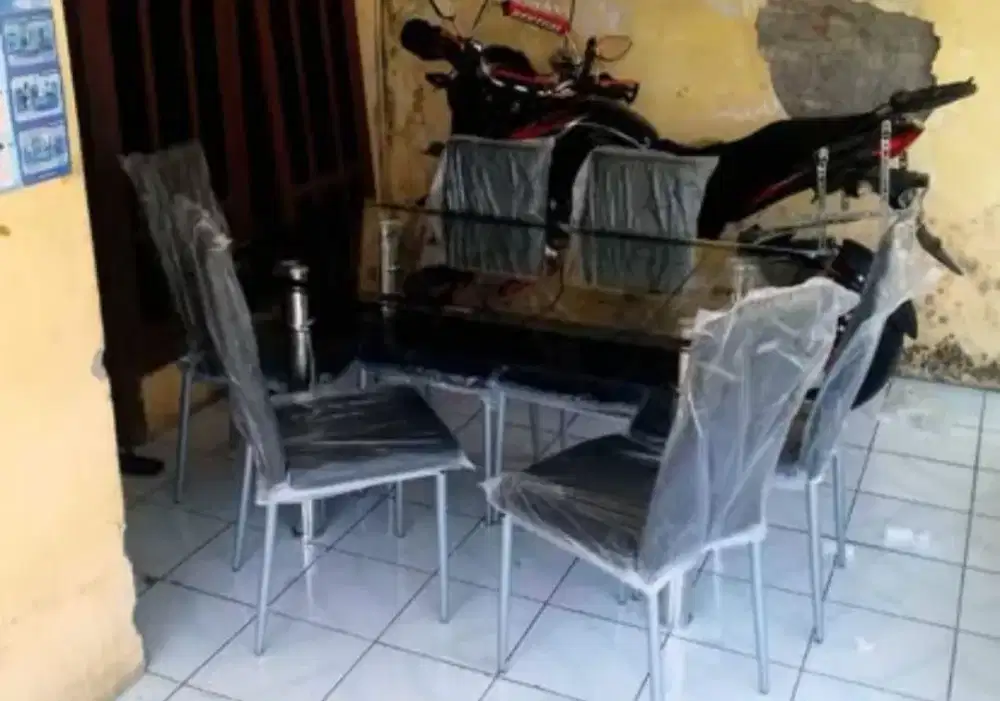 Meja + Kursi Makan Importa K09
