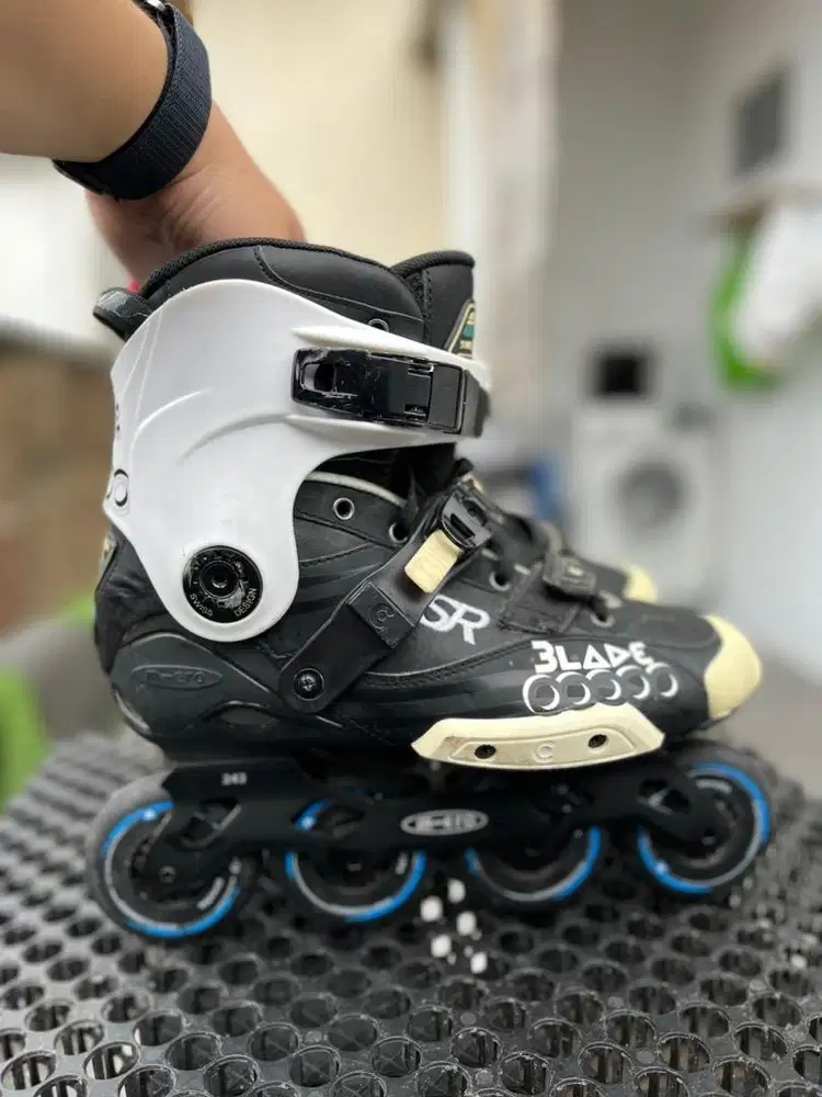 Inline skate sepatu roda