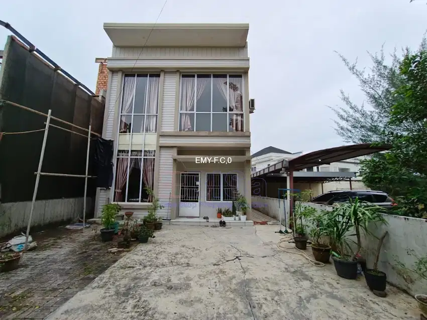 Rumah Mewah Siap Huni di Palm Spring, Batam