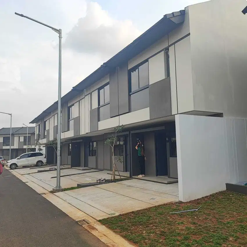 Di sewa rumah ..baru serah terima kosongan  di Park Serpong
