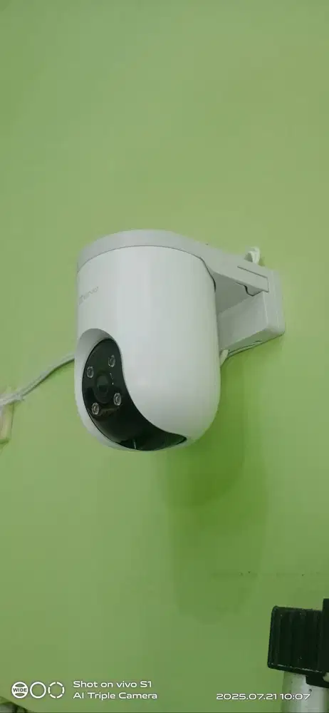 Cctv ezviz 3mp full color audio bisa gerak bisa pakai kartu sim card