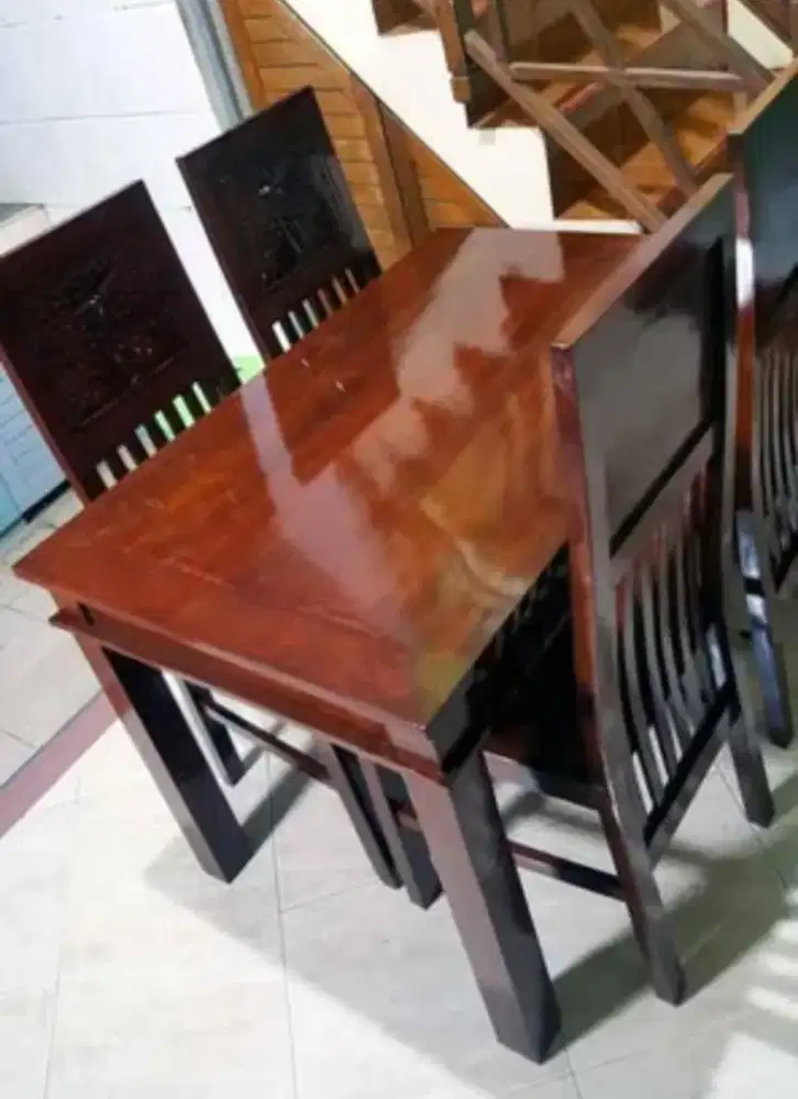 Meja + Kursi Makan Jati Minimalis 4 Dudukan