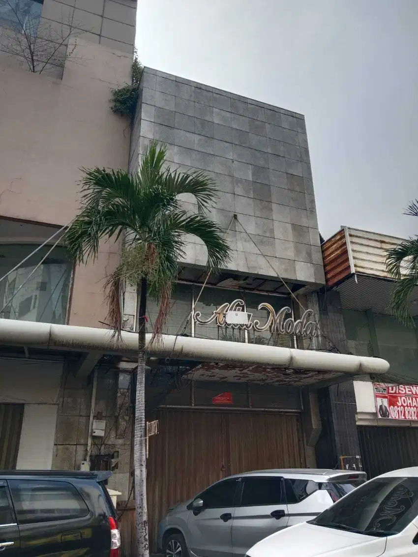 Ruko 3lt di Pasar Baru Sawah Besar, Hanya 8 Menit ke Tol Kemayoran