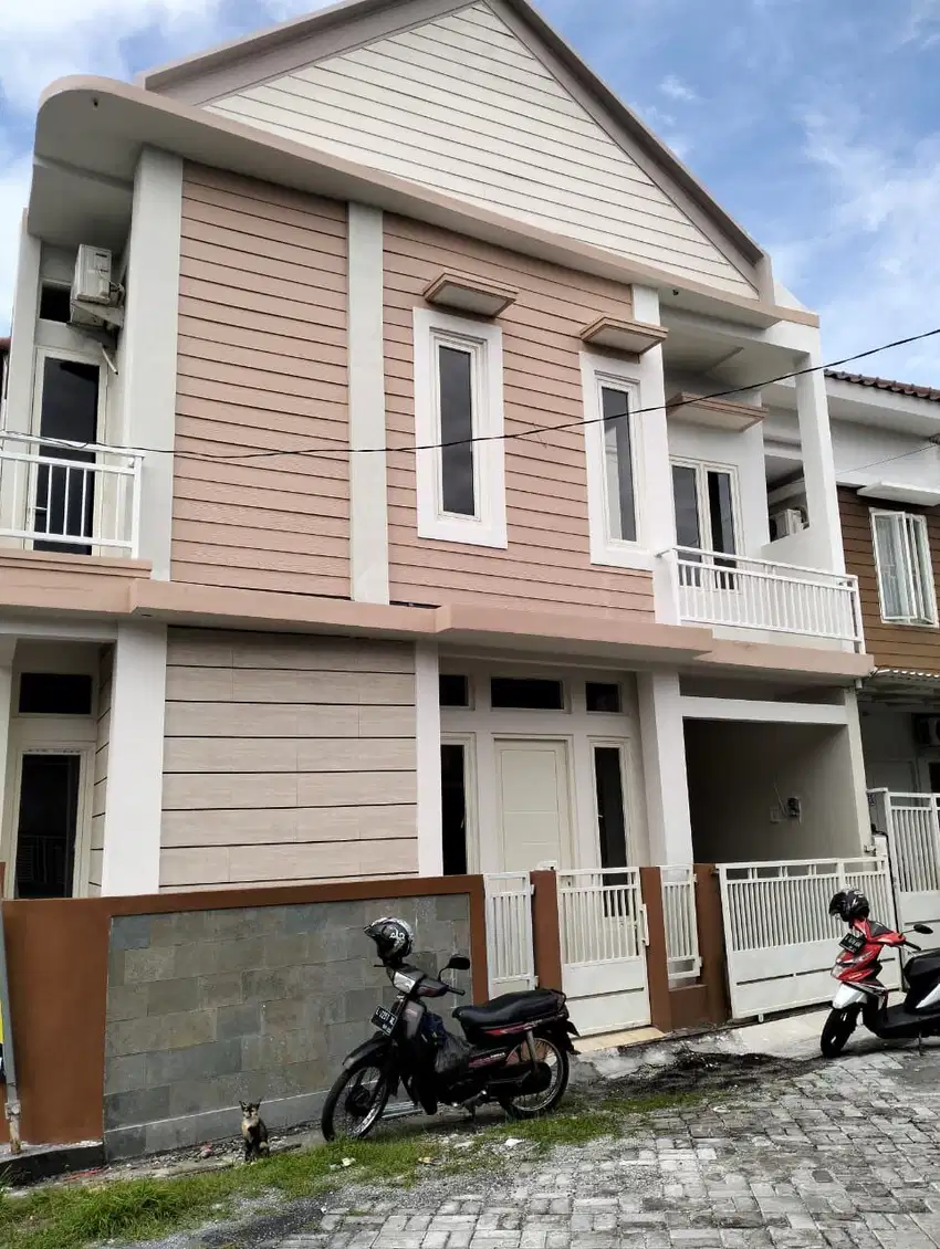 Rungkut Surabaya | Rumah Baru 2Lt 50 m²  SHM Medokan Ayu UPN MERR Tol