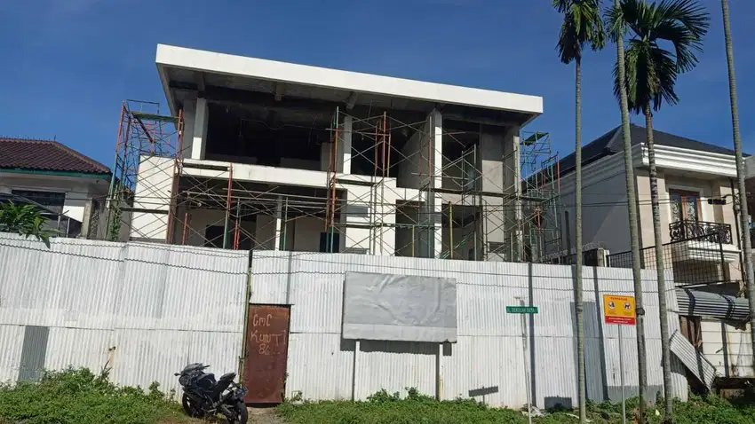 Rumah Besar Strategis Jl Sekolah Duta Jakarta Selatan