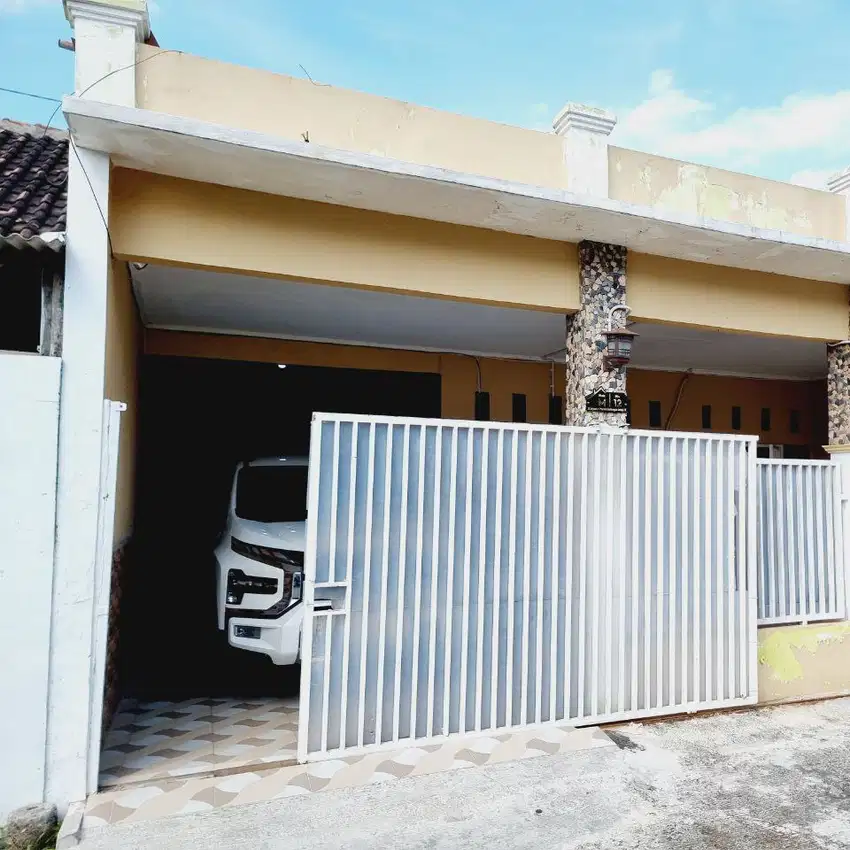 Turun Harga   Dari 750jt jadi 550jt rumah bagus di perumahan Gedongan