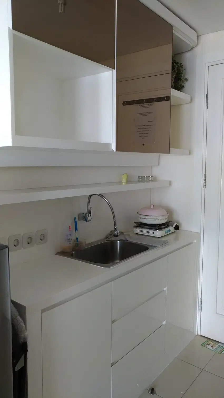 Apartemen Green Lake Sunter Studio furnish interior bagus, sertifikat.
