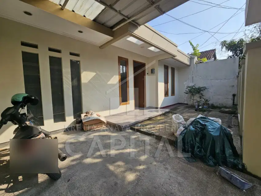 BARU RENOV RUMAH BAGUS DI TAMAN HOLIS INDAH DEKAT TOL PASIRKOJA