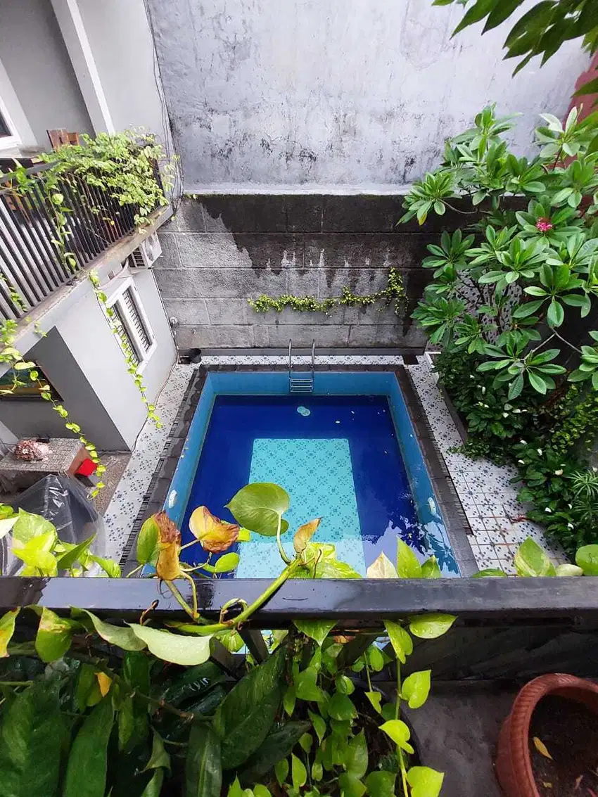 Rumah Kos 8 Kamar Ada Pool Di Griya Loka BSD dekat Pusat Kuliner