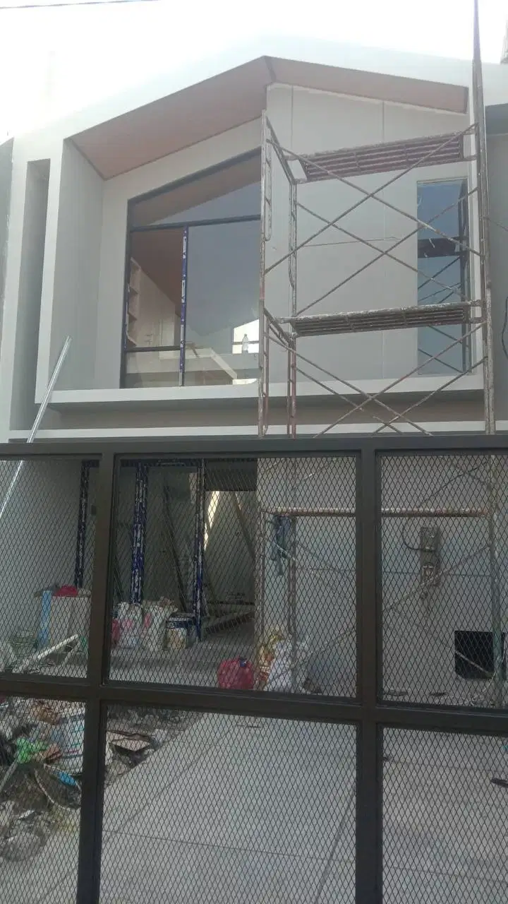 Dijual Rumah Semi Furnish Mulyosari dekat Sutorejo