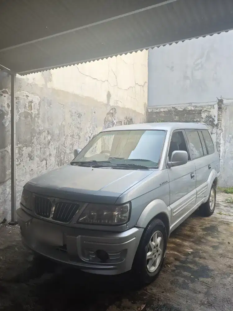 MITSUBISHI KUDA GRANDIA AT 2002