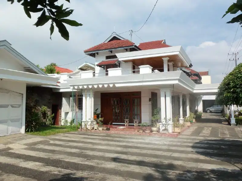 DIJUAL Tanah dan bangunan Lokasi Strategis di jalan dr.Cipto Malang