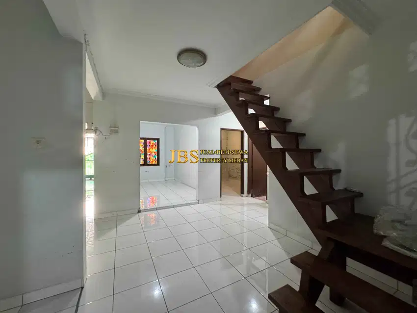 Jual Villa 1 Tingkat Siap Huni di Komplek Cemara Asri Jalan Duku
