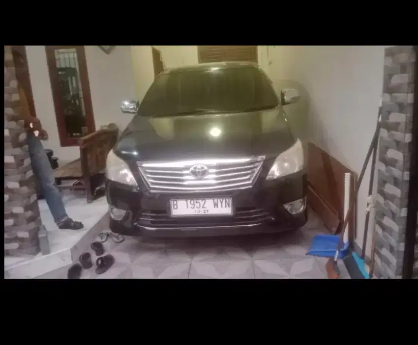 Dijual kijang innova 2013