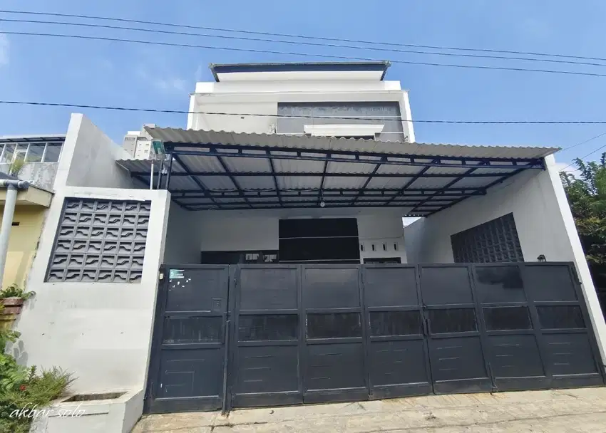 Rumah jajar laweyan solo
