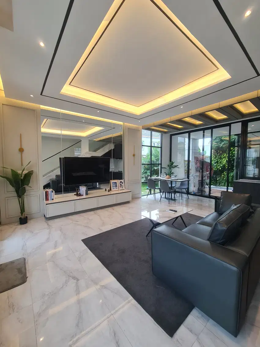 Rumah Mewah dan Baru 2 lantai Lantai di Jakarta Barat