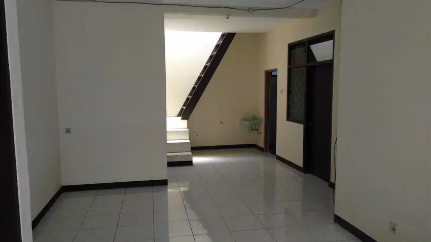 Dijual Rumah di Taman Kopo Indah Bandung Siap Huni